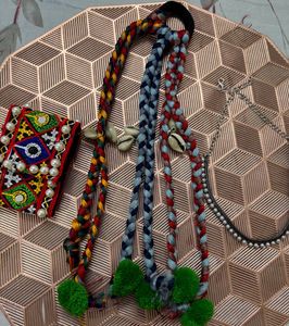 set of 3 festive accessories