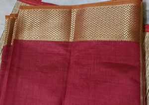 Elegant Red Silk Saree with Gold Border & Blouse