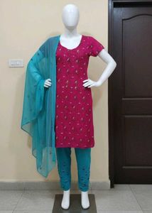 Elegant Pink Dress Suit