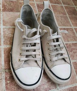 Stylish Beige Leather Sneakers