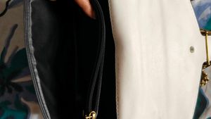 Chic Quilted Shoulder Bag with Chain