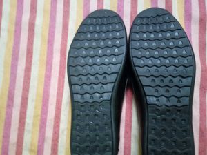 Bata Men's Black Leather Loafers
