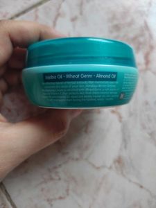 Himalya Moisturizing Cream