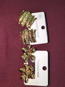 Elegant Gold Earrings Set