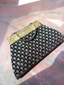 🚫 Embellished Black Clutch Bag