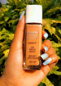🎉OFFER‼️Revlon Nearly Naked Foundation ‼️