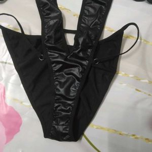 (1450) Sexy Black One-Piece Swimsuit