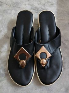 Stylish Black soft Sandals mediums heel