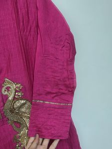 Beautiful Pink Kurta with Peacock Embellishment