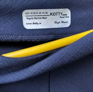 navy blue straight pants ✧