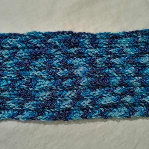 Handmade woolen muffler