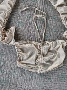 Halter-neck crop top