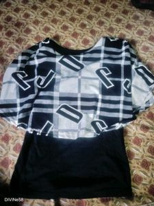 Stylish Black &amp; White Plaid Top