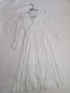 Elegant White Tiered v-neck Midi Dress with long s