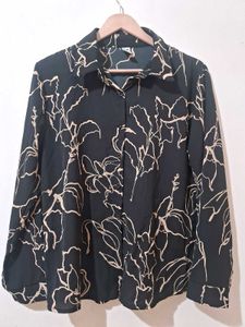 Chic Floral Print Button-Up Blouse
