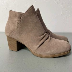Sketchers Taupe Suede Ankle Boots
