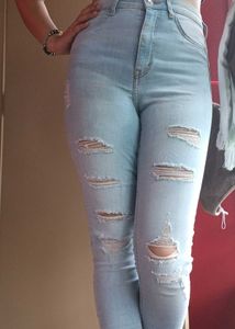 Light Wash Ripped Skinny Jeans