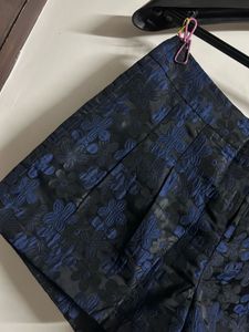 Chic Floral Print Shorts