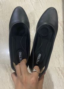 Chic Black Pointed Toe Heels