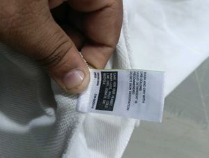 Levi's White Sweatshirt Size - L