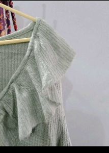 H.M Ruffled Knit Cropped Cardigan