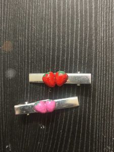 Minimal Strawberry Hairclips🍓
