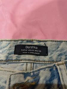 Light Wash Ripped Jeans