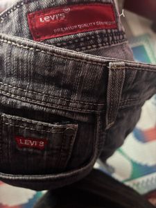 levi’s unisex baggy jeans
