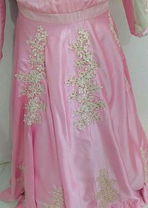 Elegant Pink 🩷 gown