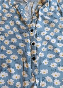 Cute Blue Floral Button-Up Top