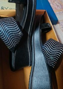 Stylish Black Embellished Toe Ring Sandals