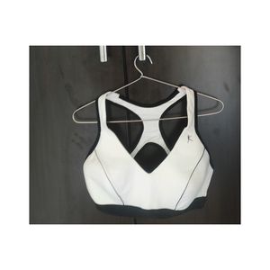It's Full Coverage Deep Neck Bra
