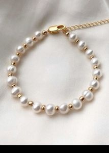 Elegant Pearl & Gold Bead Bracelet