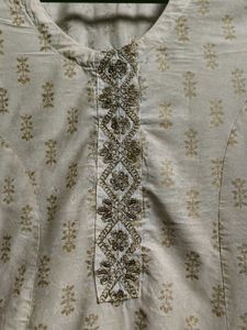 Elegant White &amp; Gold Print Kurta