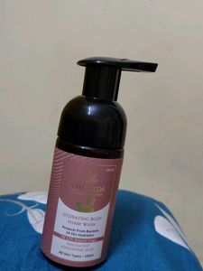 AREOVEDA Hydrating Body Foam Wash