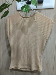 Ribbed Knit Sweetheart Neck Top