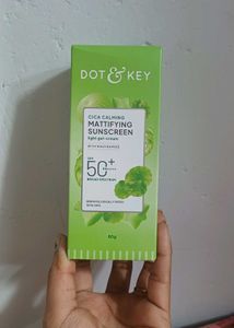 Dot & Key Mattifying Sunscreen SPF 50