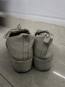Chic & Sparkly: White Plateform Sneakers