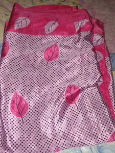Beautiful Pink Leaf Print Saree