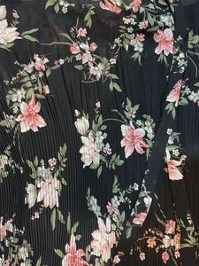Chic Floral Tie-Neck top