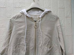 New with tag Korean Lightweight Zip-Up Hooded Jack