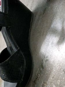 Stylish Black Wedge Sandals