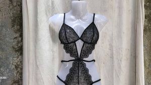 28V. Black Lace Teddy Bodysuit