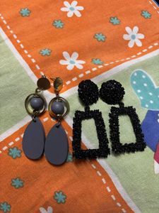 Set of 2 Statement Earrings
