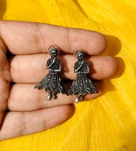 Girl Silver Earrings (jhumke)