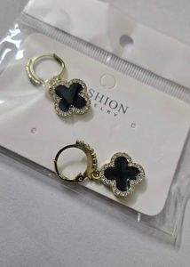 Clover Drop Earrings - Gold Tone