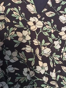 Chic Floral Wrap Dress with Flutter Sleeves