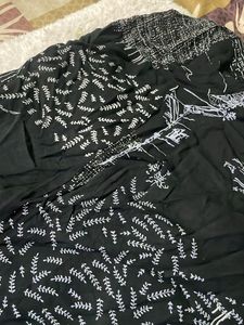 Unique Black &amp; White Printed Kurta