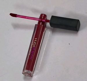 Huda Beauty Liquid Matte Lipstick 2 Pic Combo