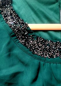 💥PRICE DROPPED 👩‍🏭👩‍🏭Bottle Green Color  Dres